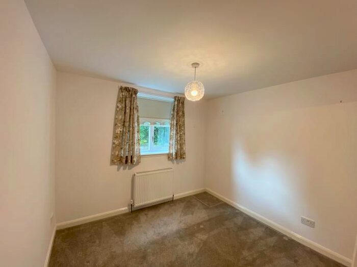 2 Bedroom Flat To Rent In Auchingramont Road, Hamilton, ML3