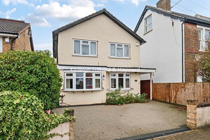 3 Bedroom Detached House For Sale In Bloomfield Road, Bromley, BR2