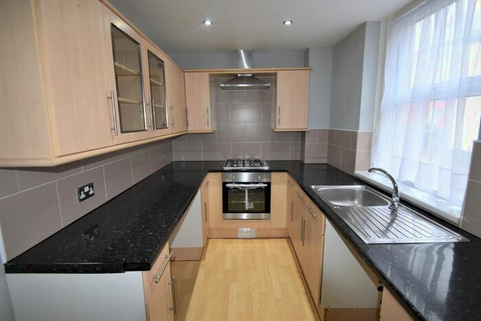 2 Bedroom Flat To Rent In Kingston Road, Portsmouth, PO2