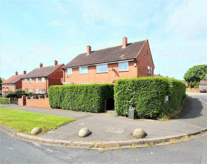 3 Bedroom Semi-Detached House To Rent In Hansby Gardens, Leeds, LS14