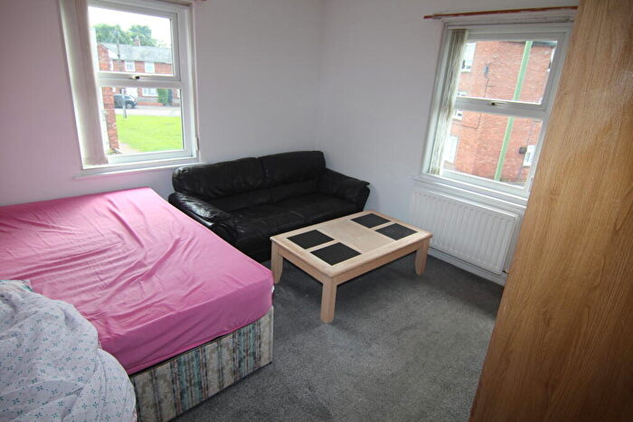 2 Bedroom Apartment To Rent In Gort Place, Gilesgate, Durham, DH1