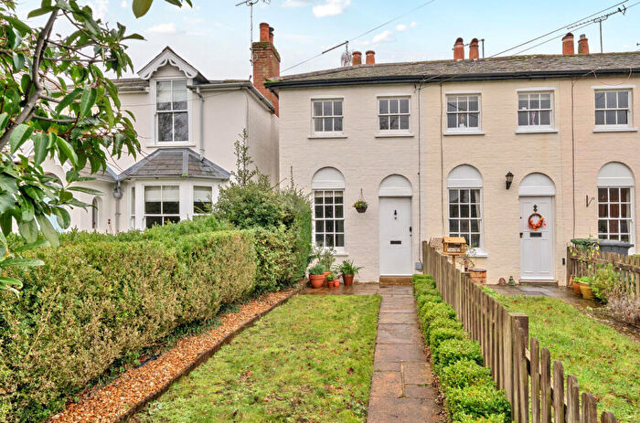 2 Bedroom End Of Terrace House For Sale In Anstey Road, Alton, Hampshire, GU34