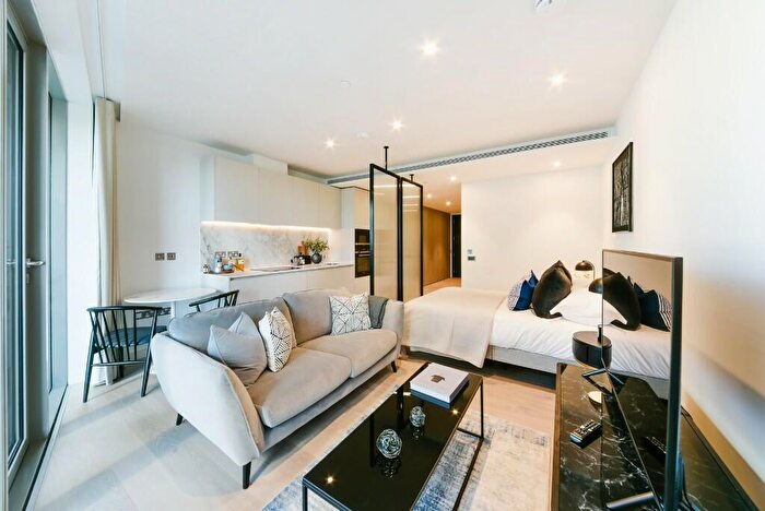 Apartment To Rent In Water Street, London, E14
