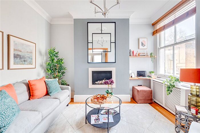 2 Bedroom Flat For Sale In Peterborough Villas, London, SW6