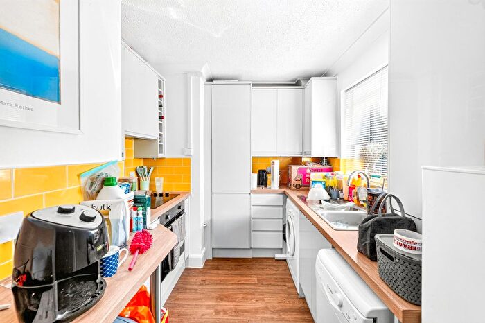 1 Bedroom Flat To Rent In Chartes House, Abbey Street, SE1