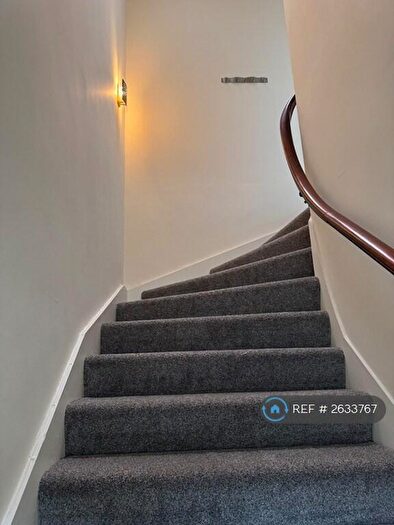 3 Bedroom Flat To Rent In Bedford Place, Aberdeen, AB24