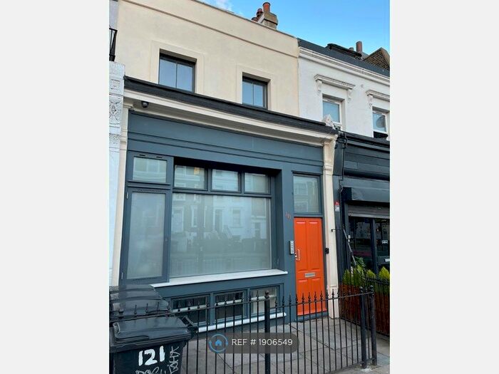 2 Bedroom Flat To Rent In Lewisham Way, London, SE14