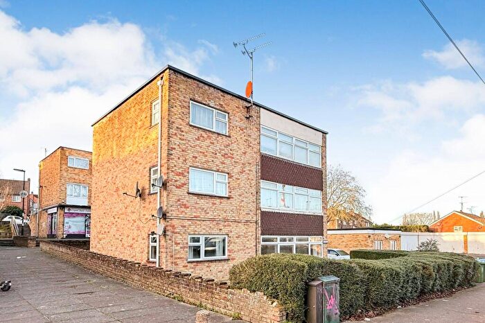 2 Bedroom Flat For Sale In Ground Floor Flat, Charles Court, Forest Hills Drive, Southampton, SO18