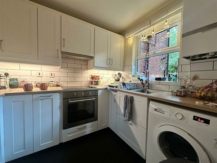 1 Bedroom Flat To Rent In Alma CourtCliftonBristol, BS8