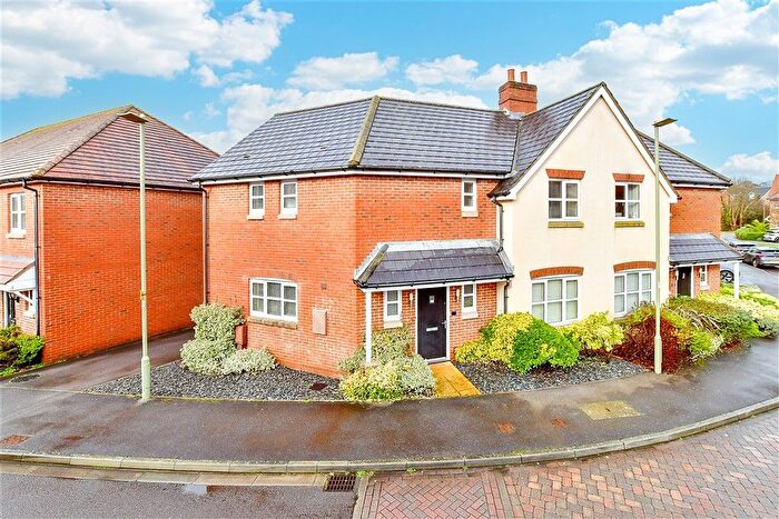 3 Bedroom Semi Detached House For Sale In Skylark Avenue, Emsworth, Hampshire, PO10