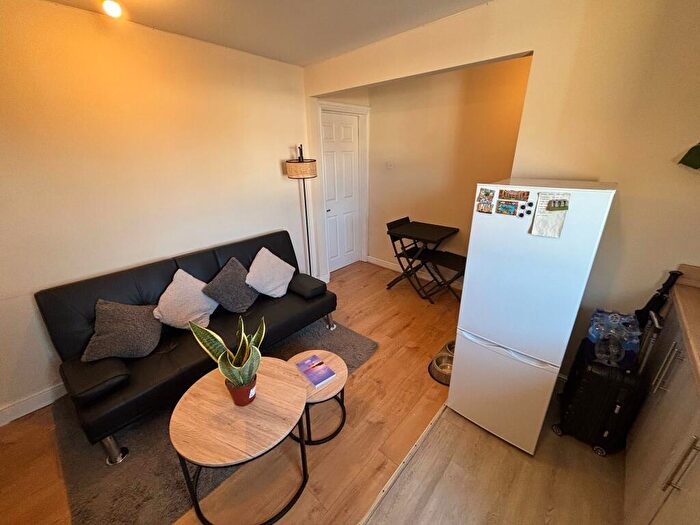 1 Bedroom Apartment To Rent In Rodbourne Road, Swindon, SN2