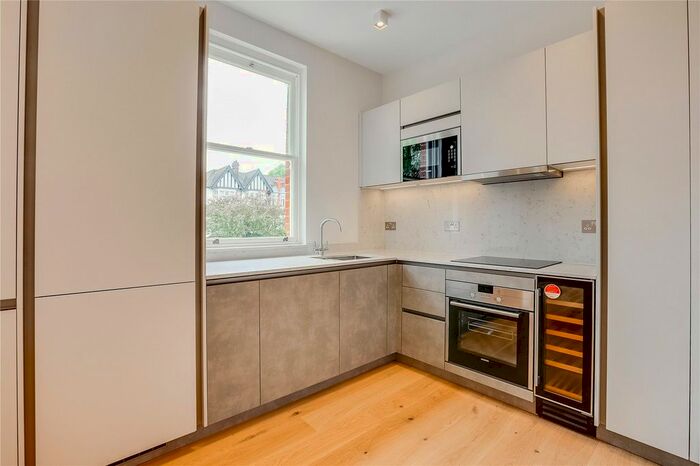 2 Bedroom Flat To Rent In Uxbridge Road, London, W3