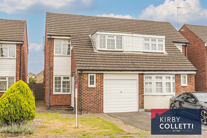 3 Bedroom Semi Detached House For Sale In Buryholme, Wormley, EN10