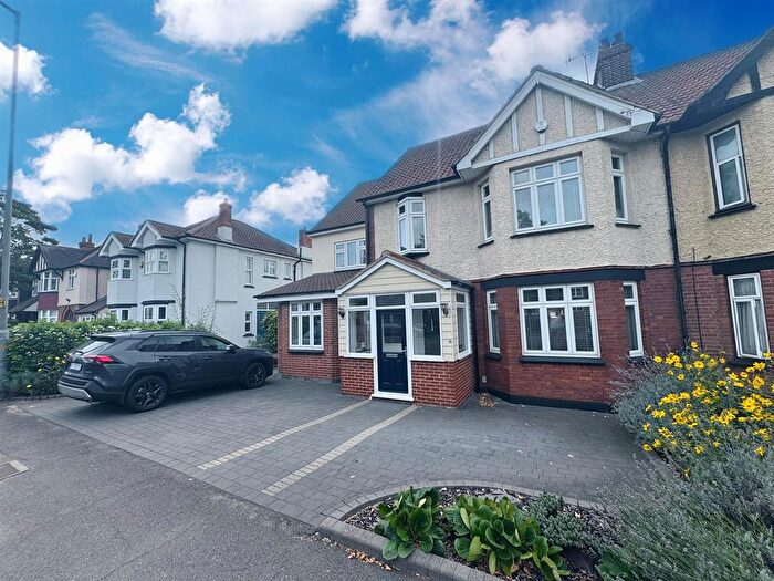 5 Bedroom Semi-Detached House For Sale In Palmers Avenue, Grays, RM17