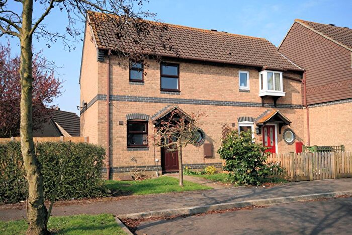 2 Bedroom End Of Terrace House To Rent In Astral Gardens, Hamble-Le-Rice, SO31