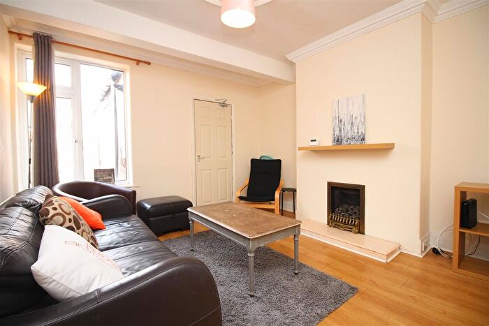 4 Bedroom Maisonette To Rent In Valley View, Jesmond (M), Newcastle Upon Tyne, NE2