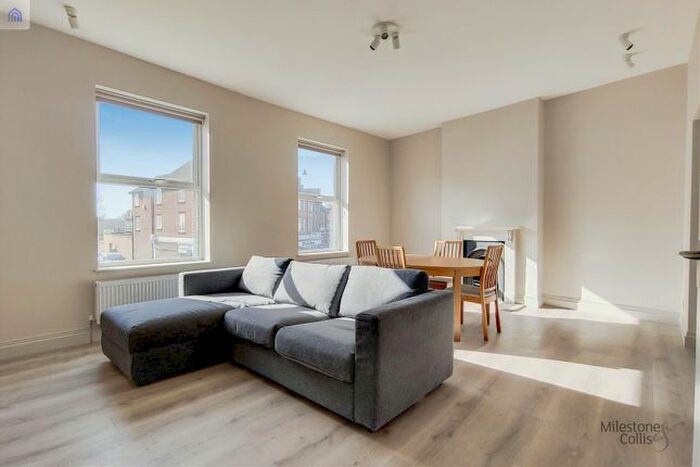 3 Bedroom Maisonette To Rent In King Street, Twickenham, TW1