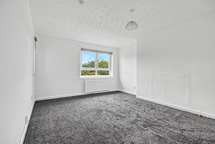 3 Bedroom Flat To Rent In Arran Avenue, Inverclyde, Port Glasgow, PA14