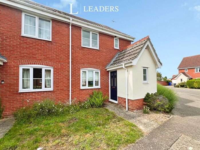 3 Bedroom Semi-Detached House To Rent In Lewis Close, Hopton, Diss, IP22