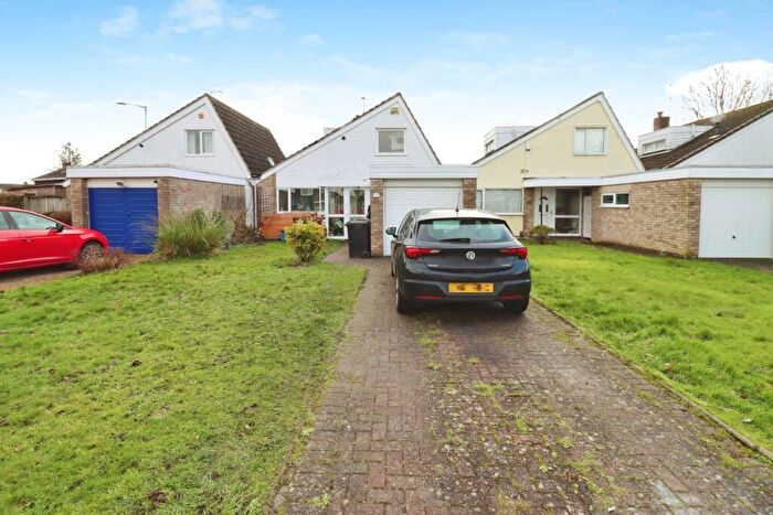 3 Bedroom Link Detached House For Sale In Warren Hey, Spital, CH63