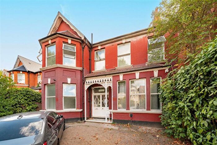 Studio To Rent In Walm Lane, London, NW2