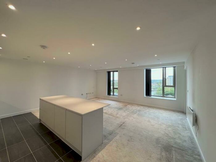 1 Bedroom Apartment To Rent In Local Crescent :: Salford, M5