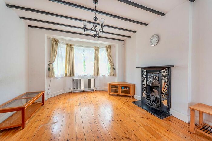 4 Bedroom Property To Rent In Princes Gardens, North Ealing, London, W3