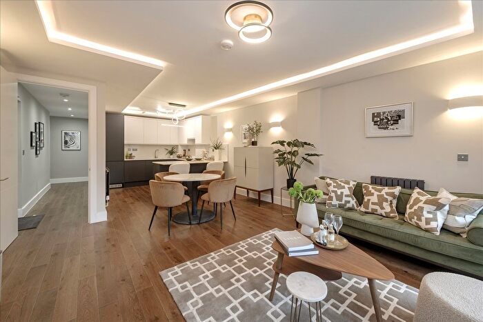 2 Bedroom Flat For Sale In Chaplin Apartments, The Grove, Hammersmith, W6