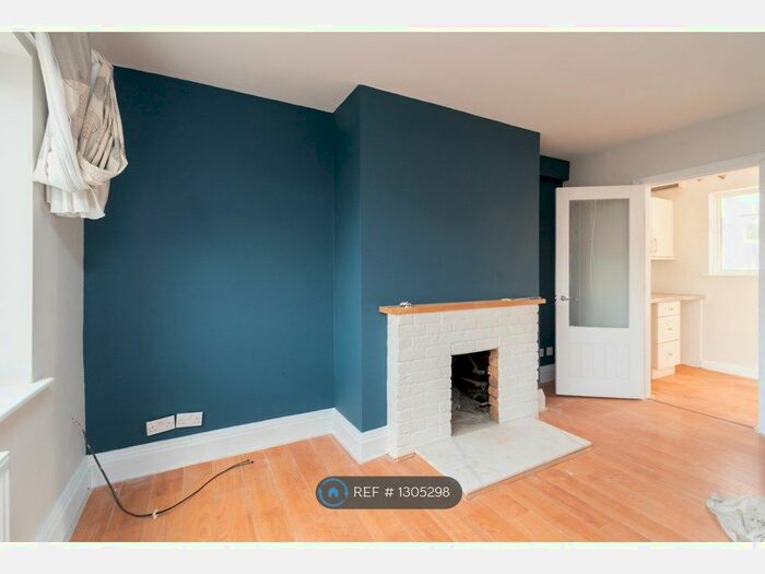 2 Bedroom Terraced House To Rent In Brooklands Avenue, Walton, Wakefield WF2