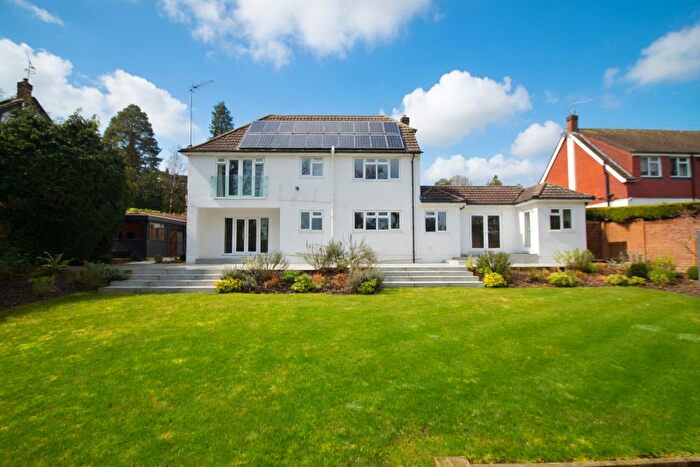 4 Bedroom Detached House To Rent In Hurst Close, Hook Heath, Woking, GU22