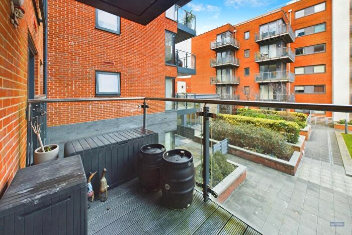 2 Bedroom Apartment For Sale In The Blake Building, Ocean Way, Southampton, SO14