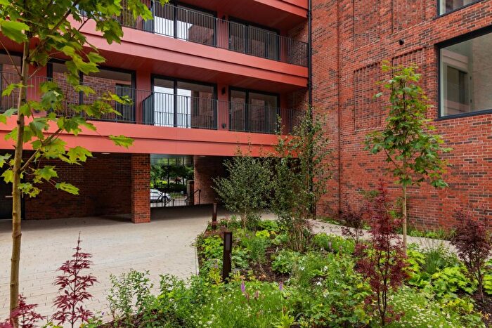 2 Bedroom Flat For Sale In Apartment, The Old Schoolhouse, Napiershall Street, G20