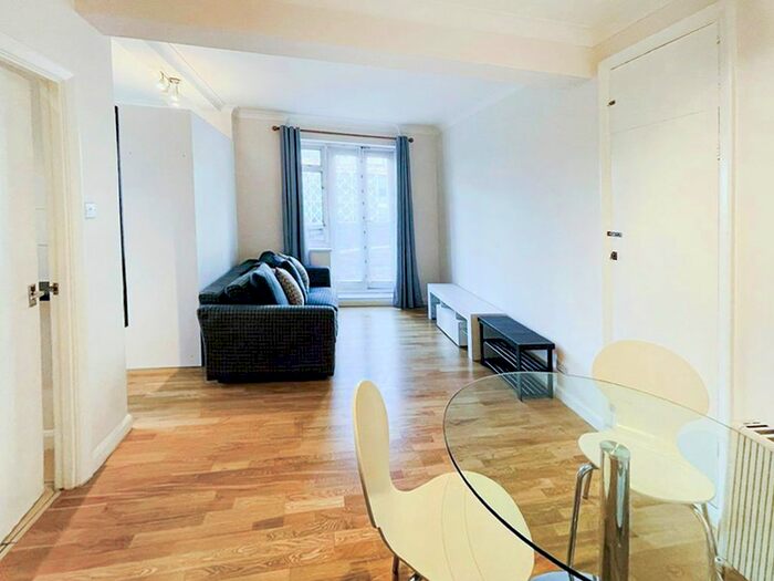 Studio To Rent In Warren Court, Euston Road, London, NW1