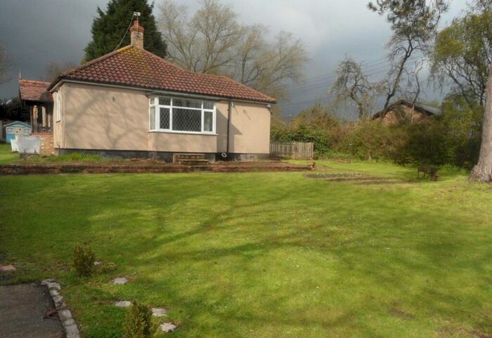 3 Bedroom Bungalow To Rent In Castledon Road, Wickford : Online Enquiries Only, SS12