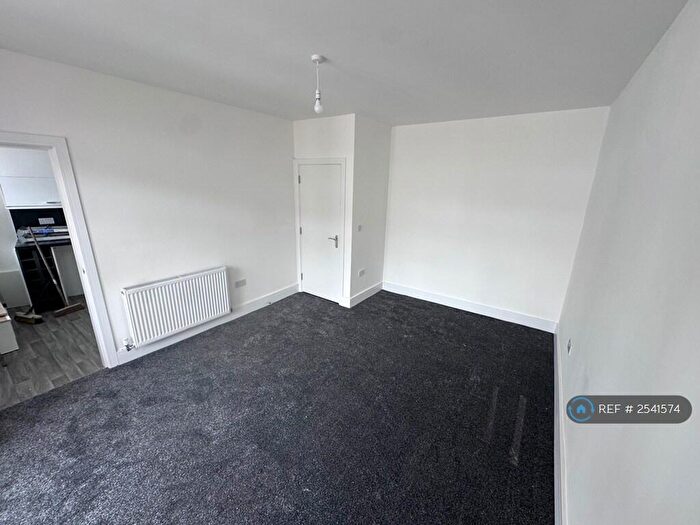 1 Bedroom Flat To Rent In Deans Road, Swinton, Manchester, M27