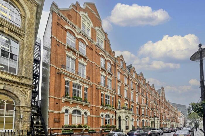 3 Bedroom Flat To Rent In Carlisle Mansions, London, SW1P