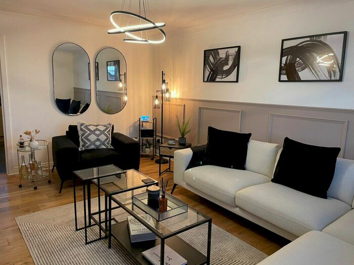 2 Bedroom Flat To Rent In Corthan Court, Kirkaldy, Fife, KY1