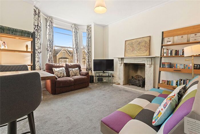 2 Bedroom Flat To Rent In Lewin Road, SW16