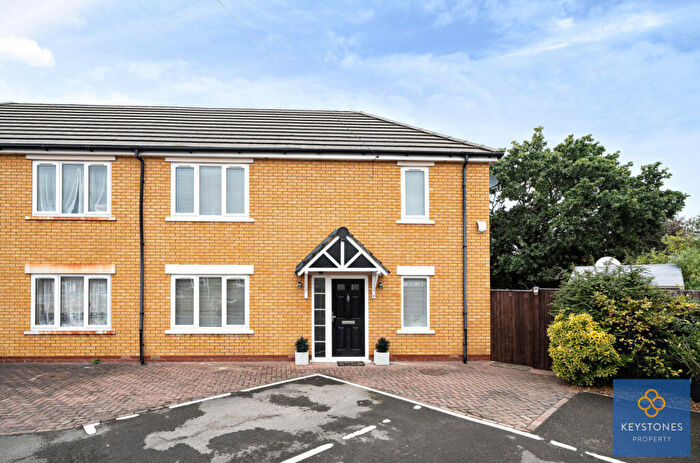 2 Bedroom Semi Detached House For Sale In Ivaro Close, Collier Row, RM5