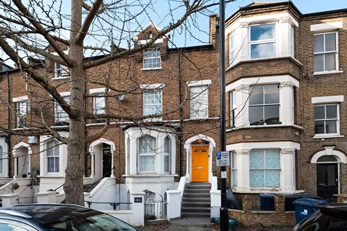 2 Bedroom Maisonette To Rent In York Road, Acton, London, W3
