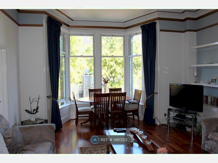 3 Bedroom Flat To Rent In Forest Road, Aberdeen, AB15