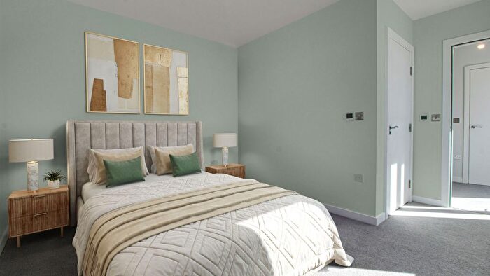 4 Bedroom Terraced House For Sale In Rushdene Cresent, Northolt, UB5