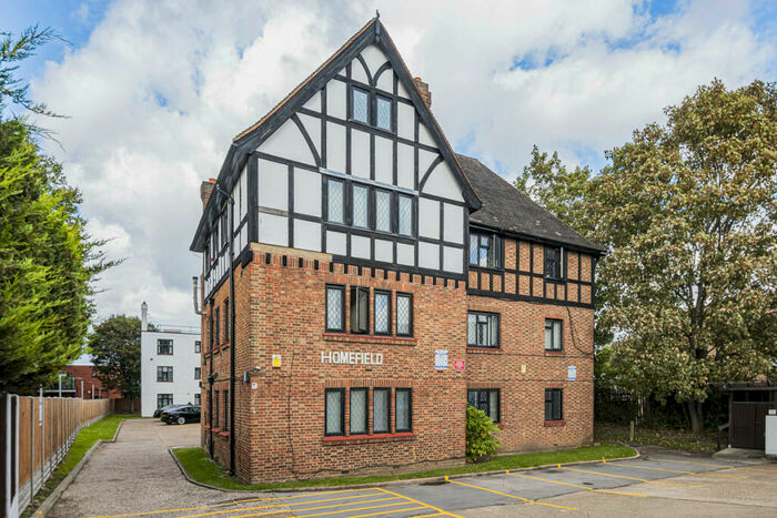 3 Bedroom Apartment To Rent In London Road, Morden, SM4