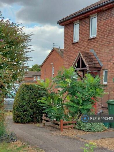 2 Bedroom Semi-Detached House To Rent In Poplar Close, Aylesbury, HP20