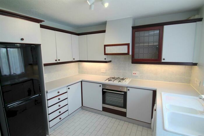 2 Bedroom Flat To Rent In Croydon, CR0