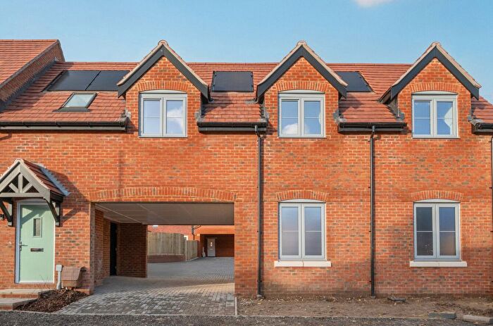 2 Bedroom Maisonette To Rent In Worting Park Avenue, Basingstoke, Hampshire, RG23