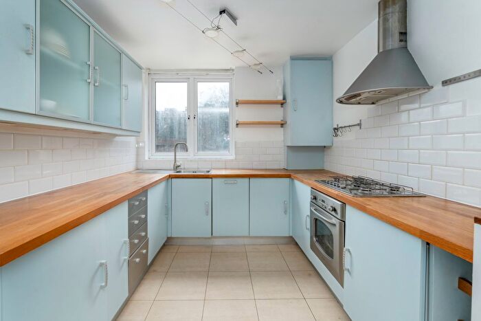 1 Bedroom Flat To Rent In Aubert Park, London, N5