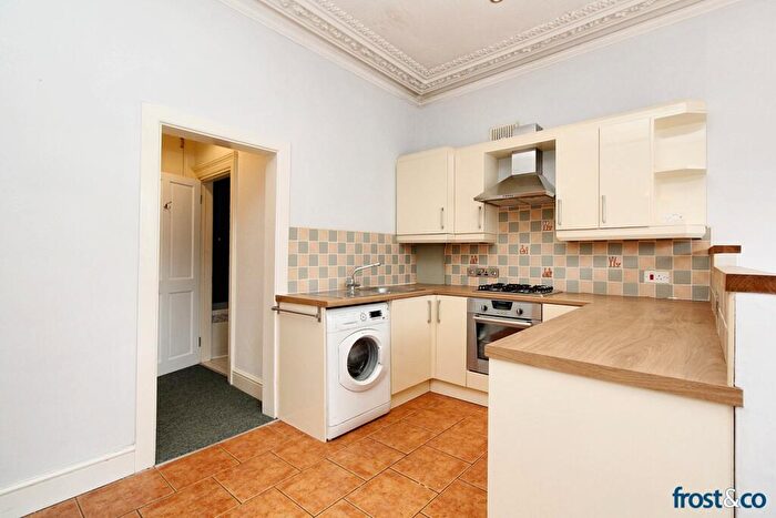 2 Bedroom Flat To Rent In Balmoral Road, Lower Parkstone, BH14