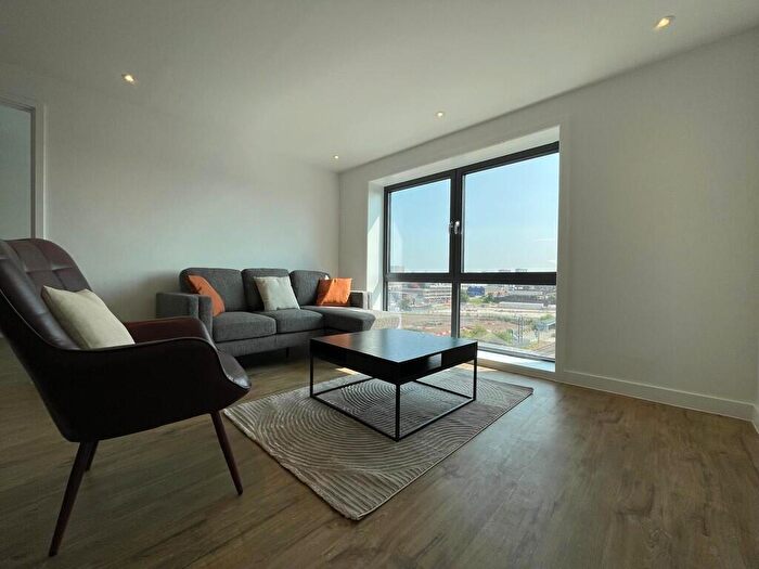 2 Bedroom Apartment To Rent In Phoenix, LS9