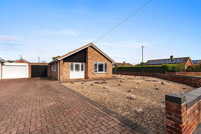 2 Bedroom Detached Bungalow For Sale In Oaklands Road, Immingham, DN40